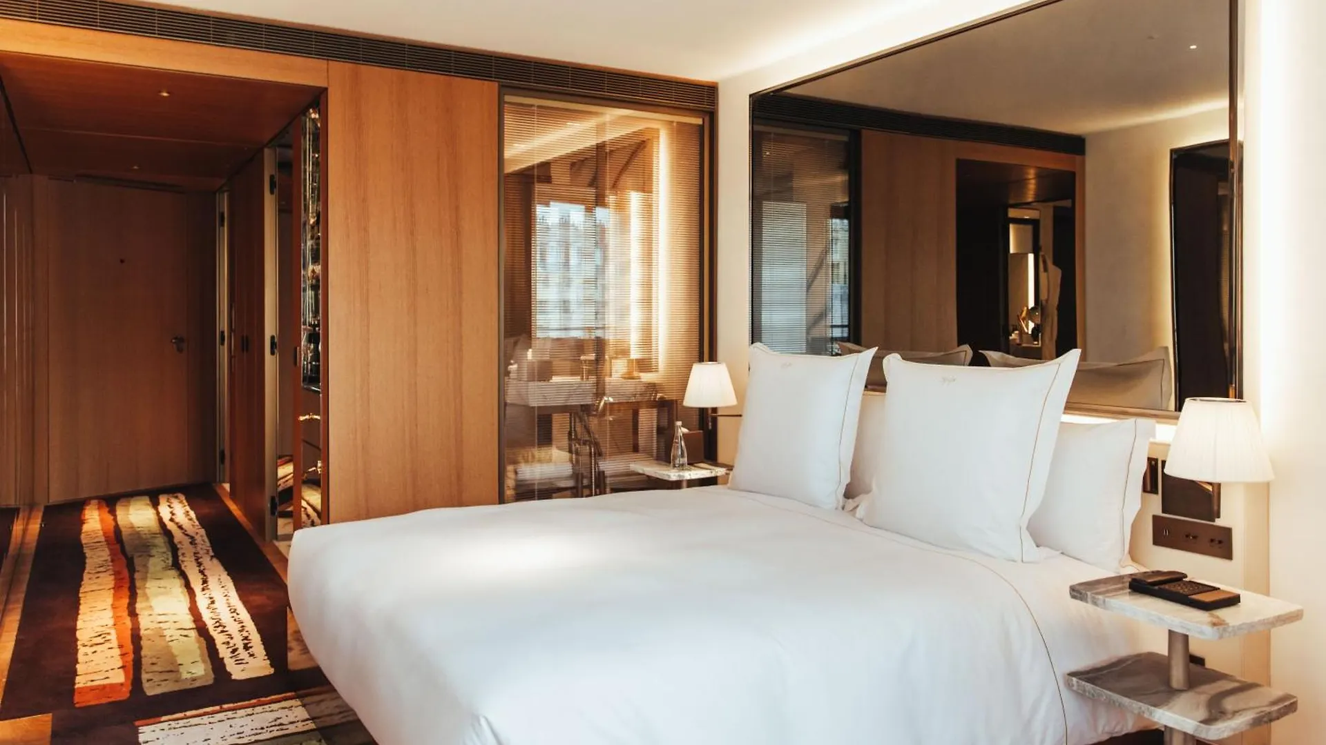 Sax Paris, Lxr Hotels & Resorts