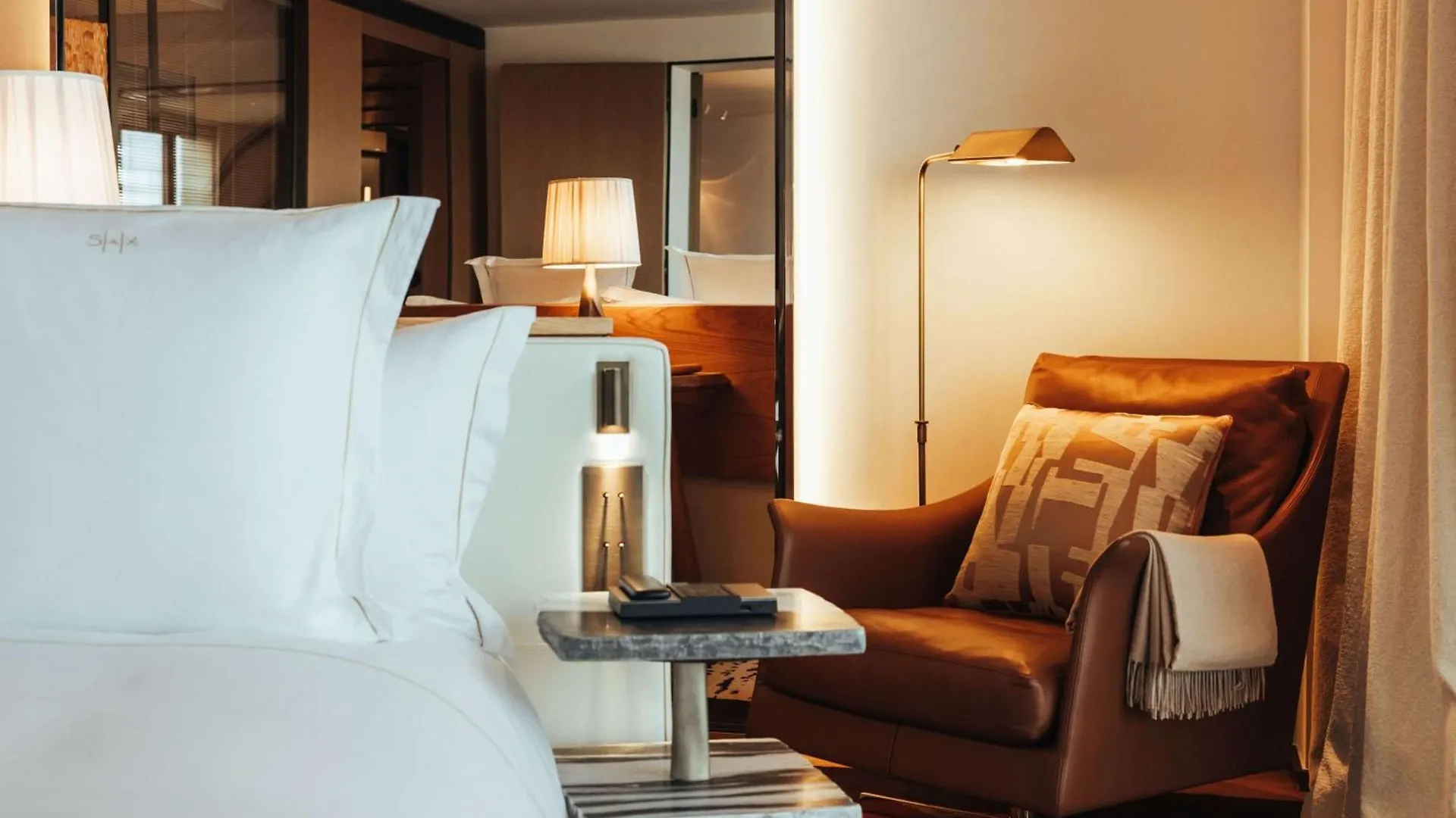 Sax Paris, Lxr Hotels & Resorts