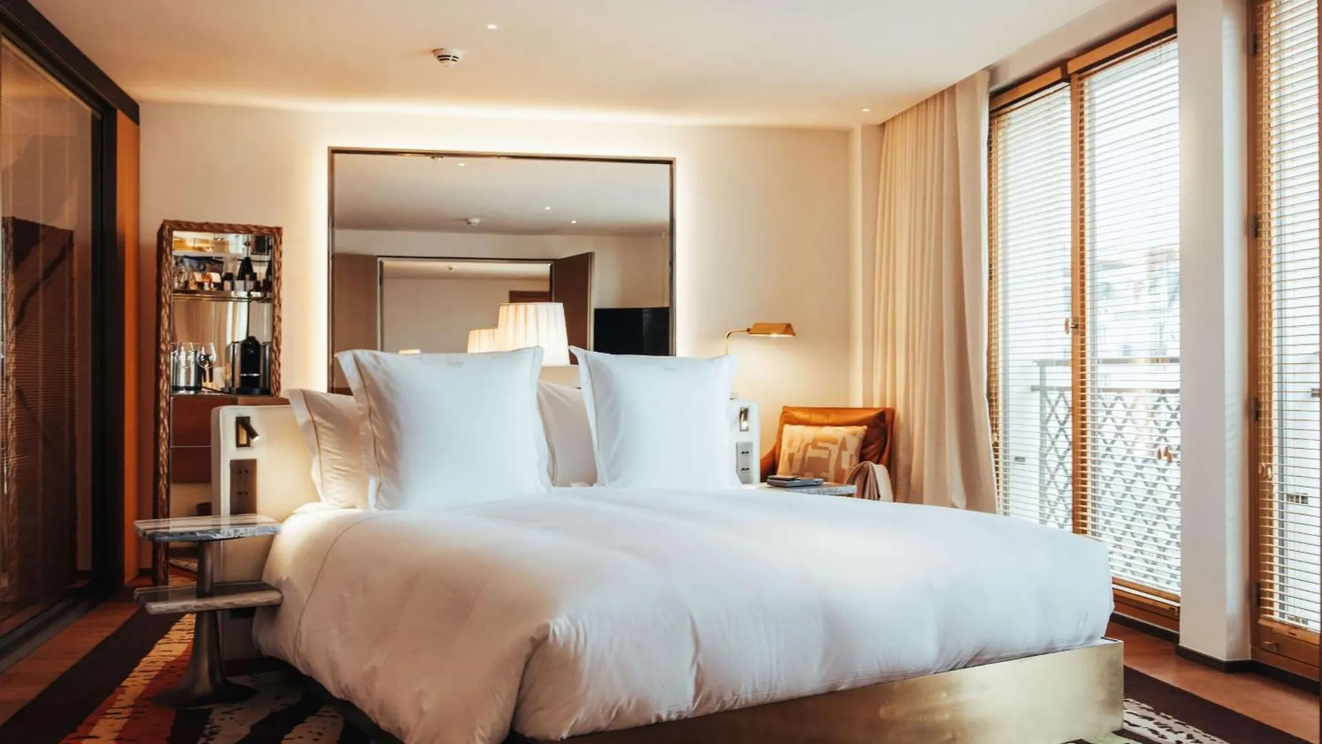 Sax Paris, Lxr Hotels & Resorts Paris