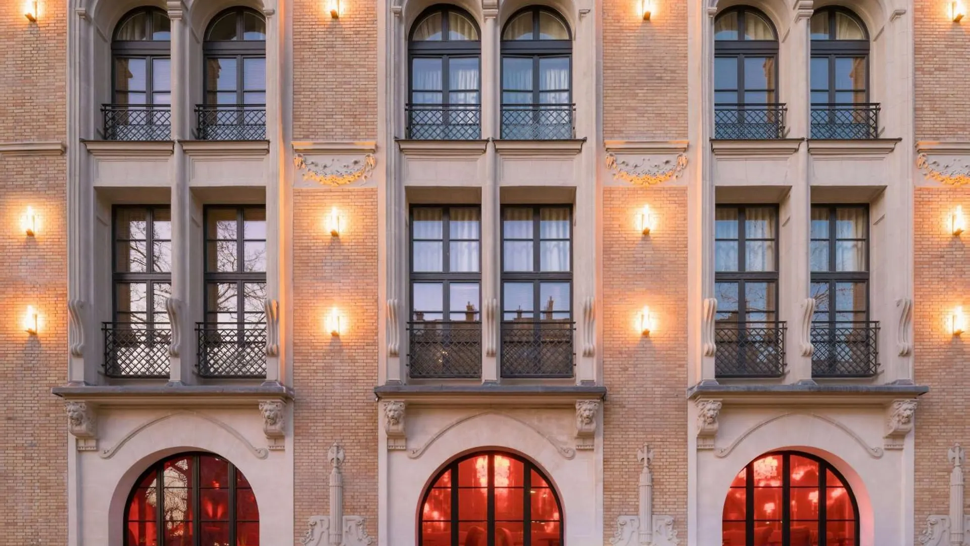 Sax Paris, Lxr Hotels & Resorts
