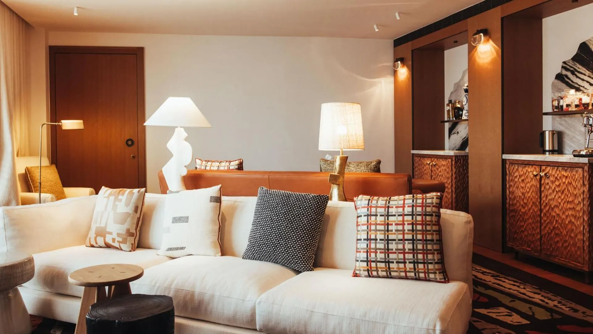 Sax Paris, Lxr Hotels & Resorts