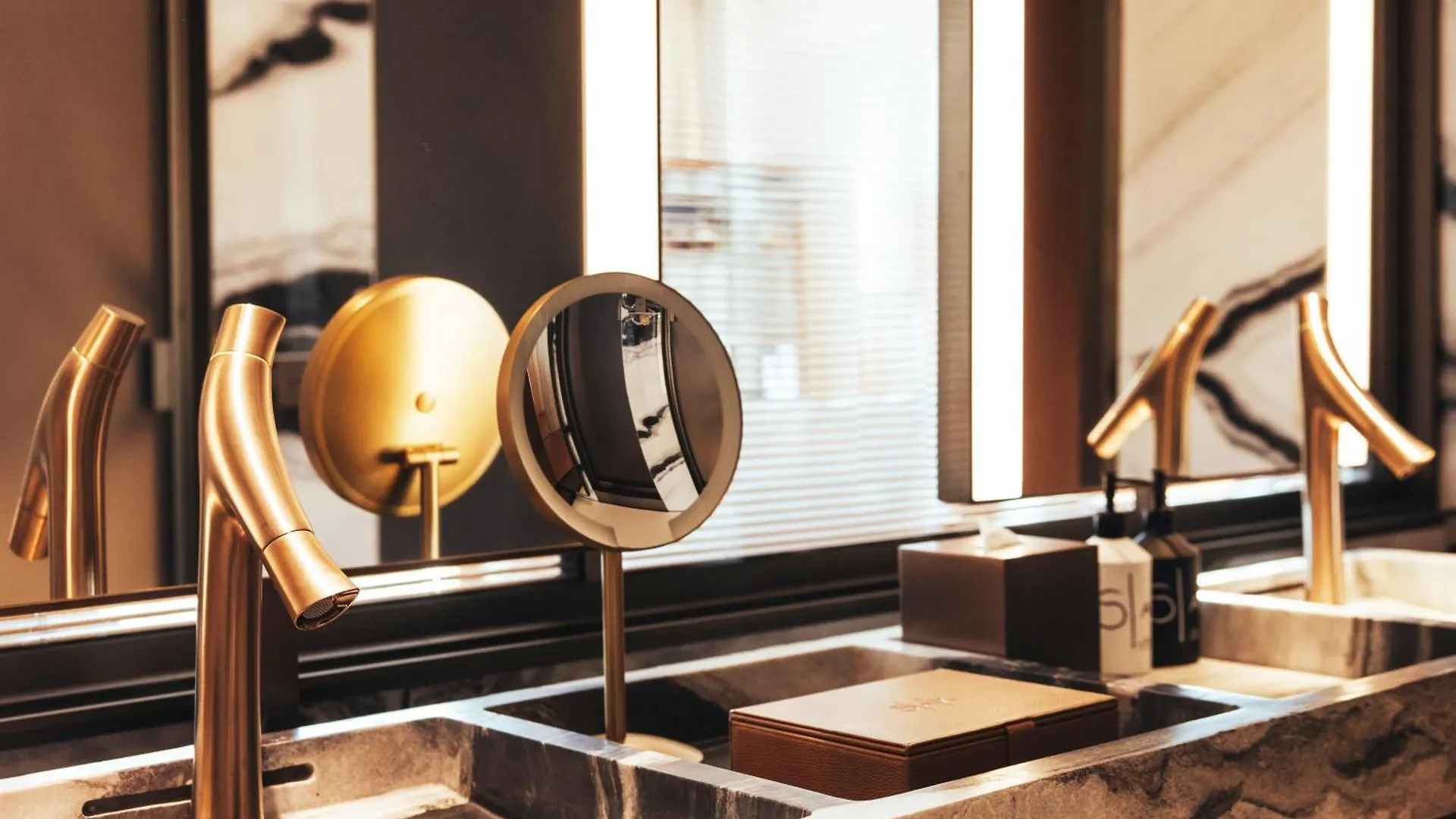 Sax Paris, Lxr Hotels & Resorts