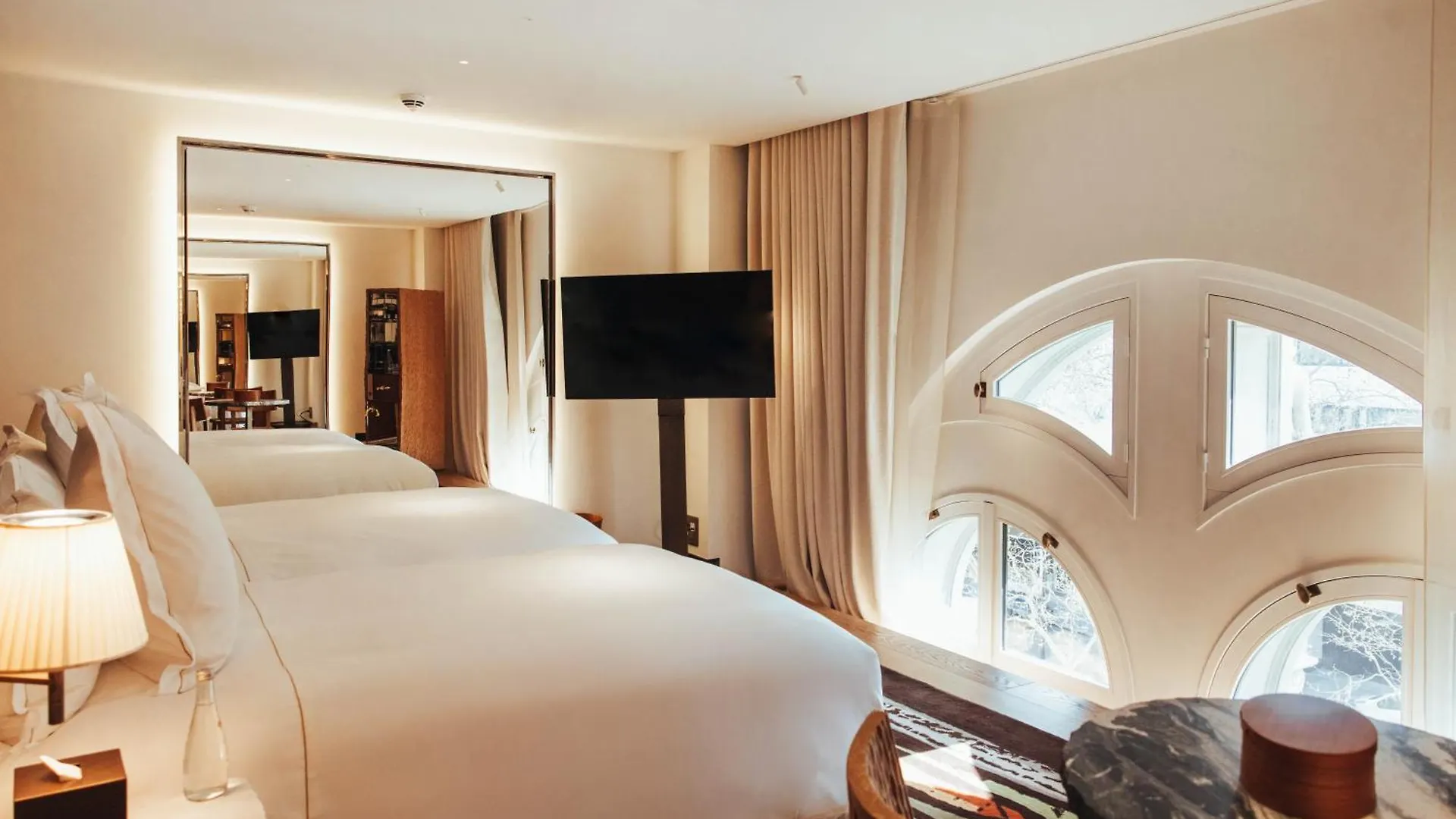 Sax Paris, Lxr Hotels & Resorts Paris
