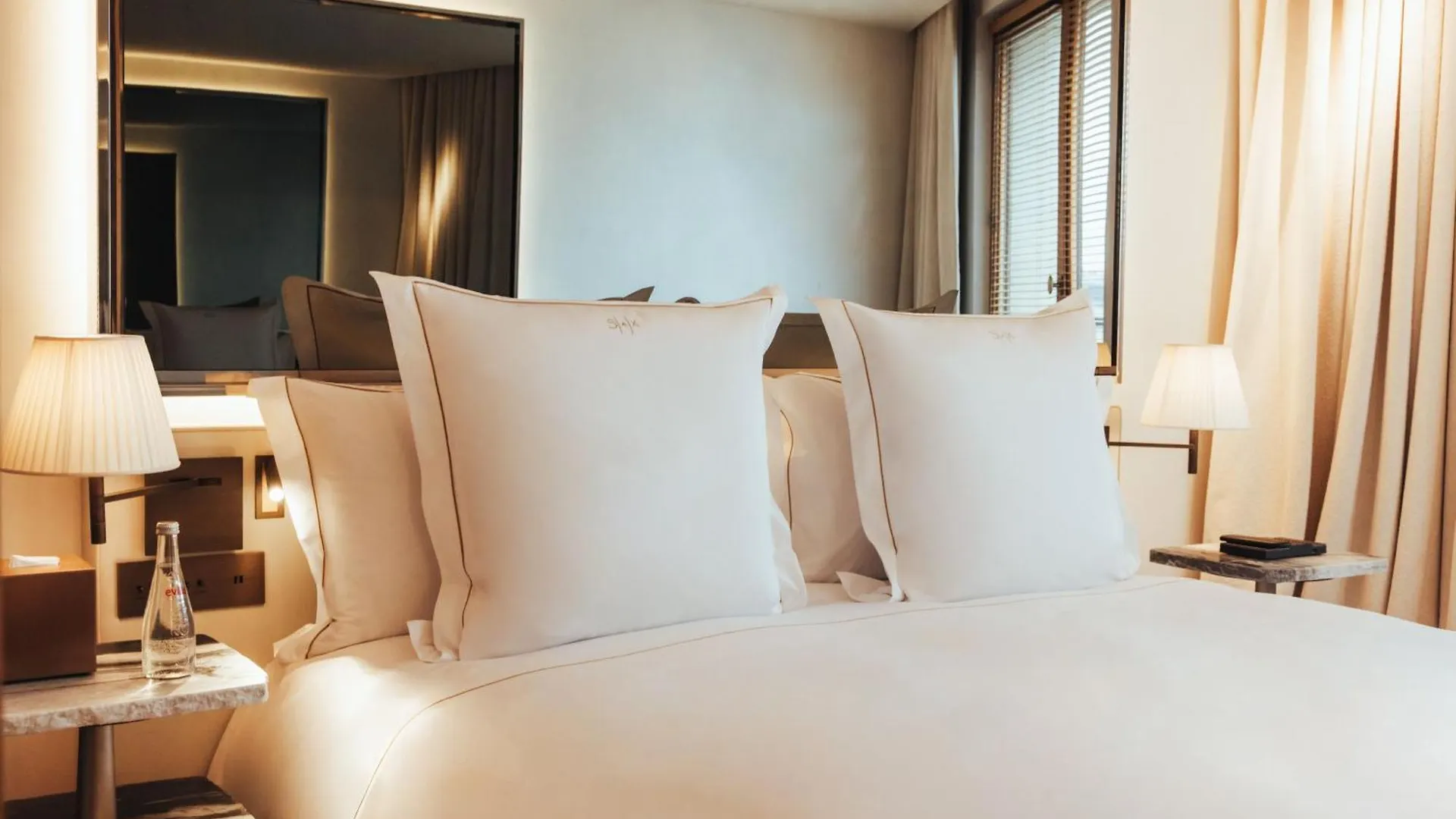 Sax Paris, Lxr Hotels & Resorts