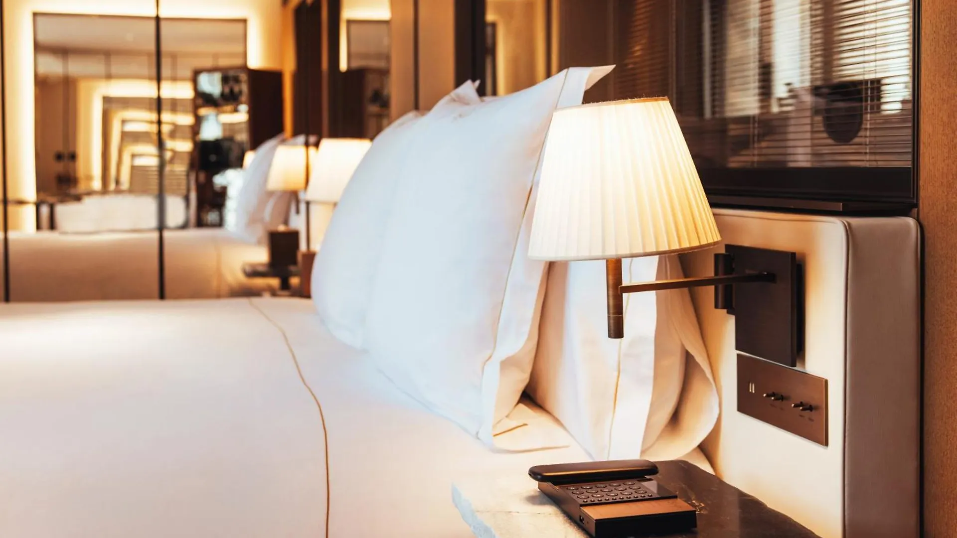 Sax Paris, Lxr Hotels & Resorts