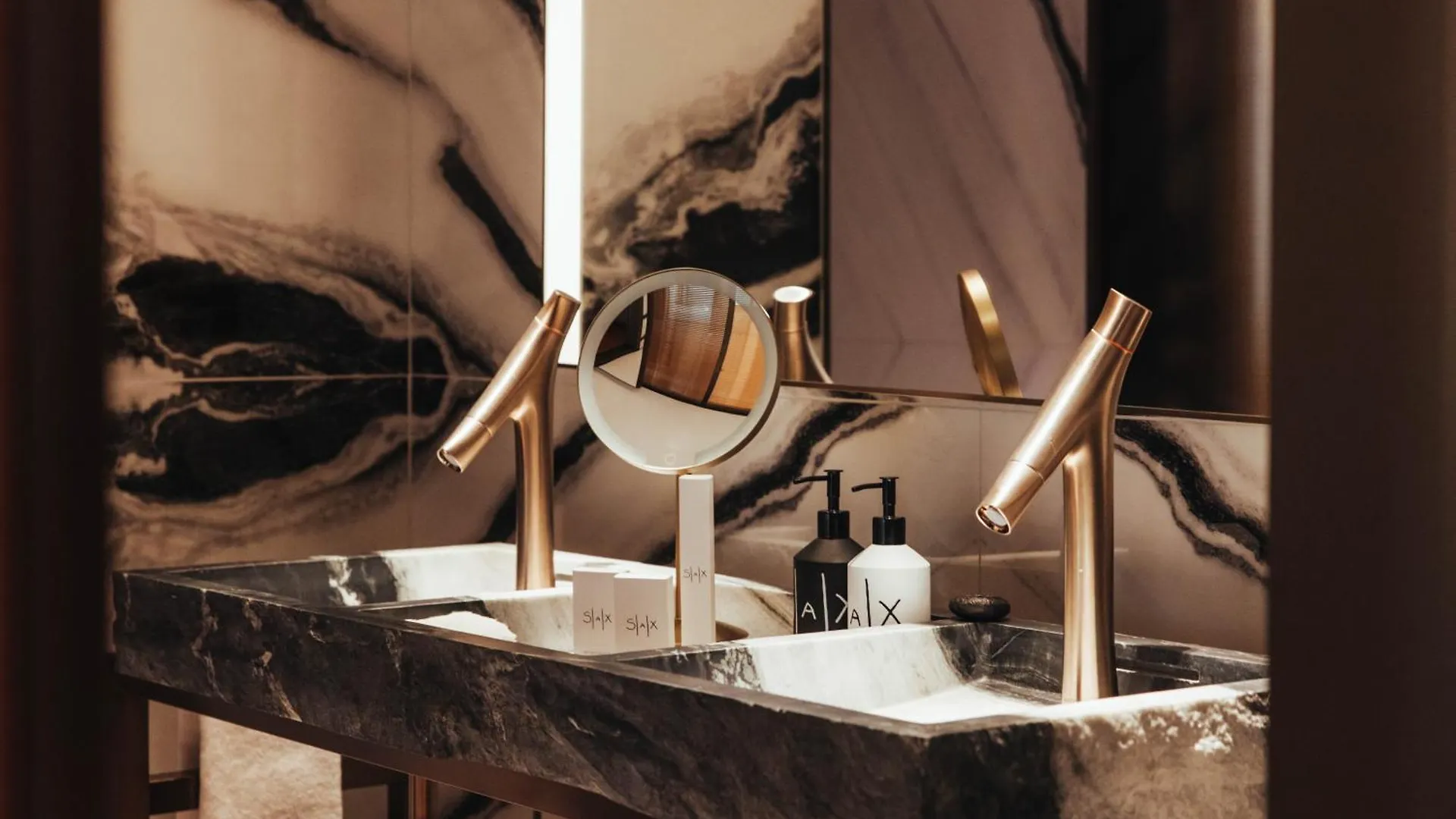 Sax Paris, Lxr Hotels & Resorts France
